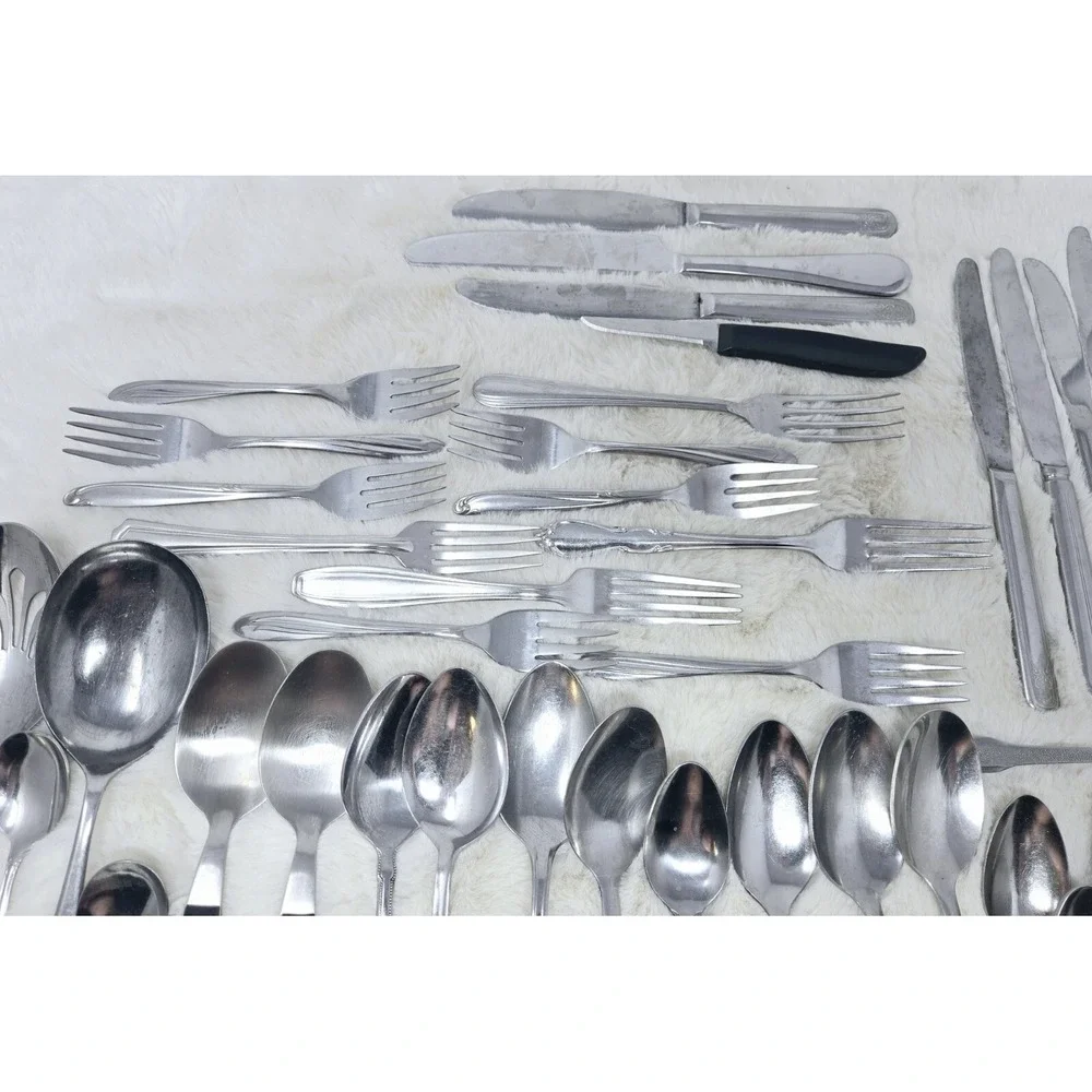 Lot of 45 Assorted Vintage Silverplate Dinner/Place Forks‎ Spoons Butter Knives